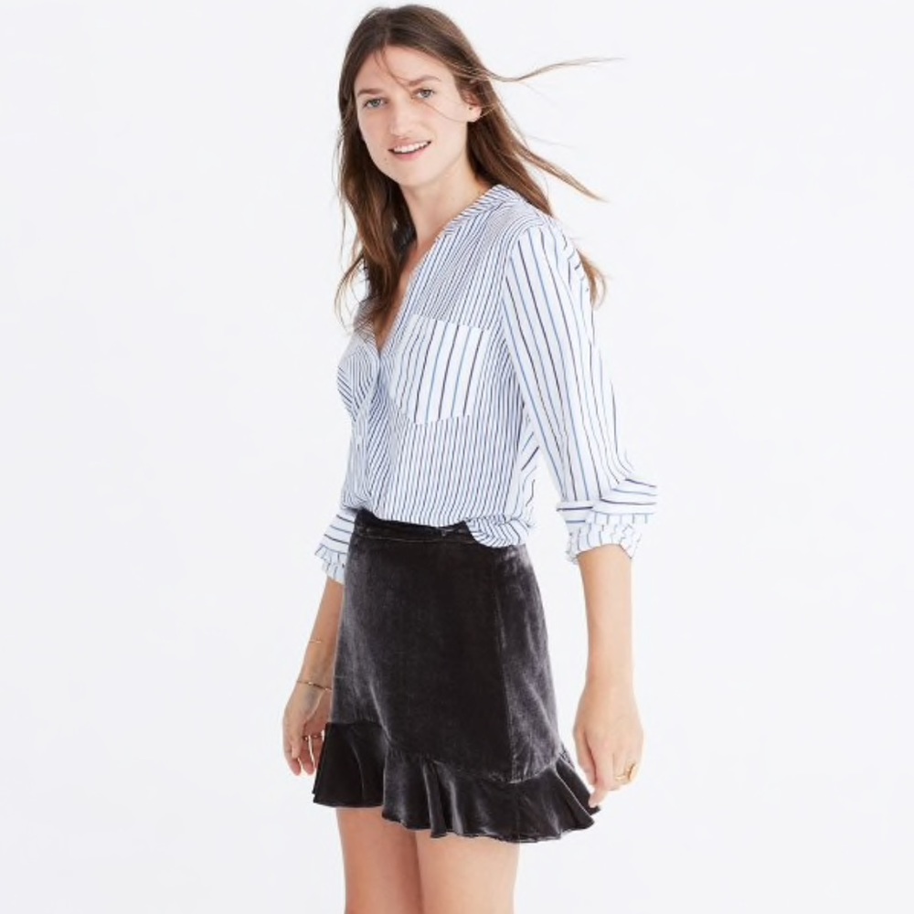 Madewell Ruffle Edge Velvet Skirt in Charcoal